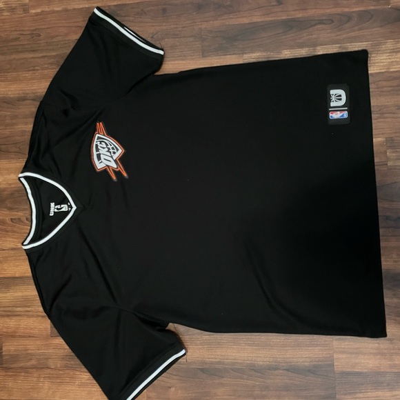 UNK NBA Thunder Jersey - Picture 1 of 2